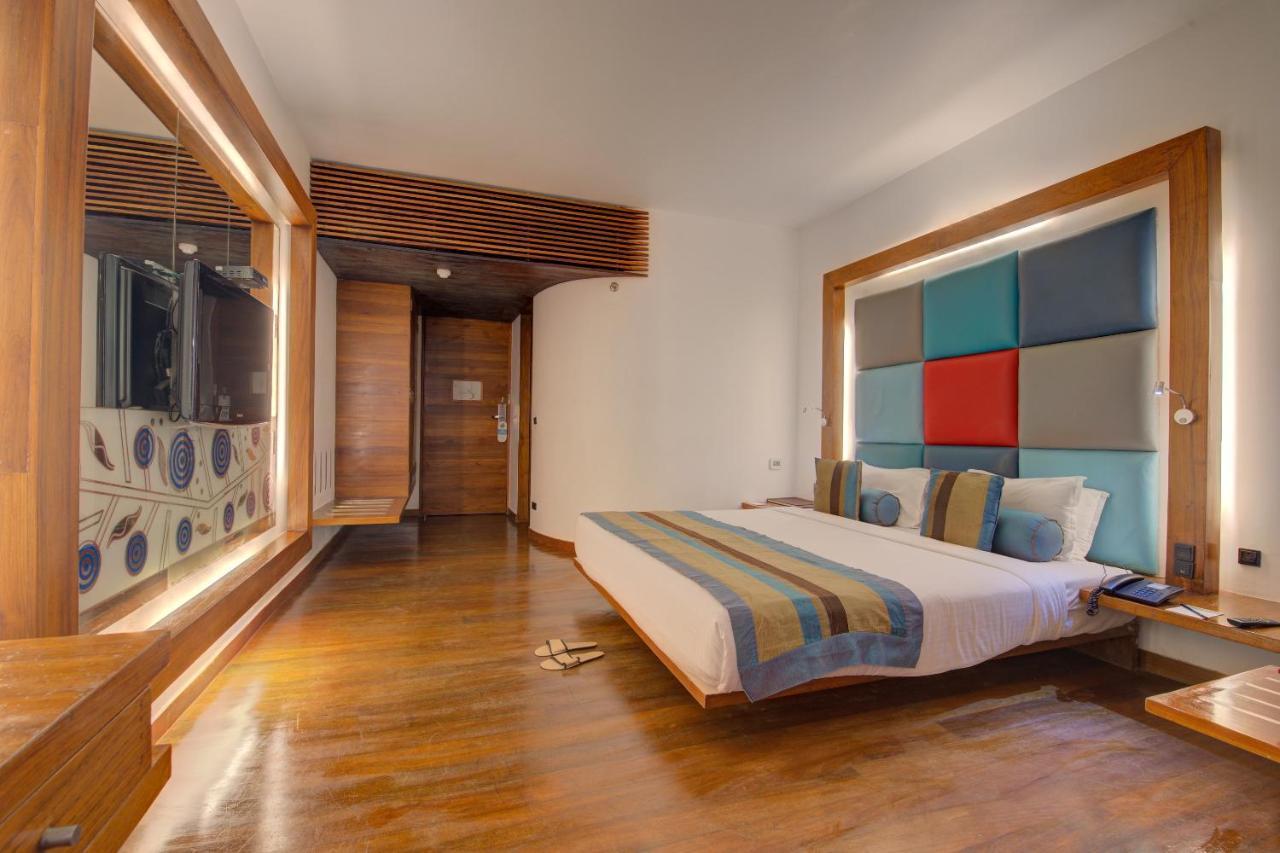 The Promenade Hotel Pondicherry Bagian luar foto