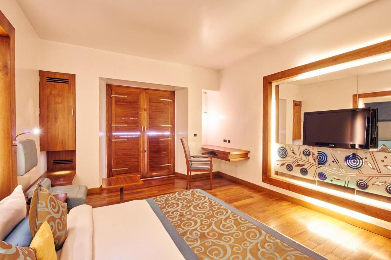 The Promenade Hotel Pondicherry Bagian luar foto